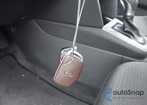 2017 Hyundai Elantra Se/Value/Limited z USA, uszkodzony, nr VIN 5NPD84LF7HH196695